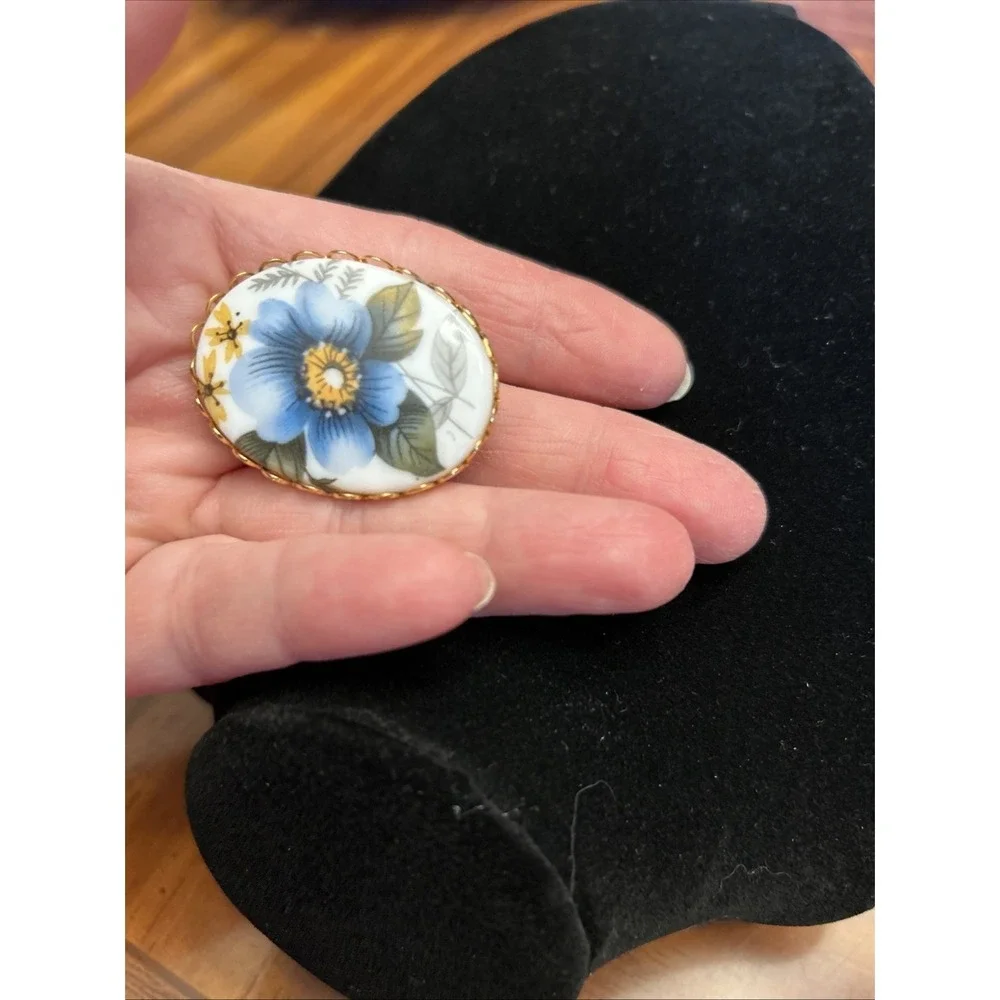 Enamel Blue Floral Lapel Pin‎ 2 Inches Vintage